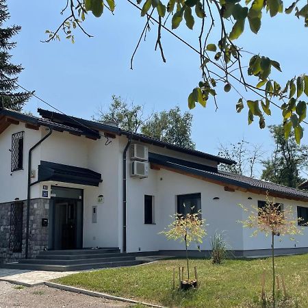 Pampas Apartments Mreznica Duga Resa Buitenkant foto