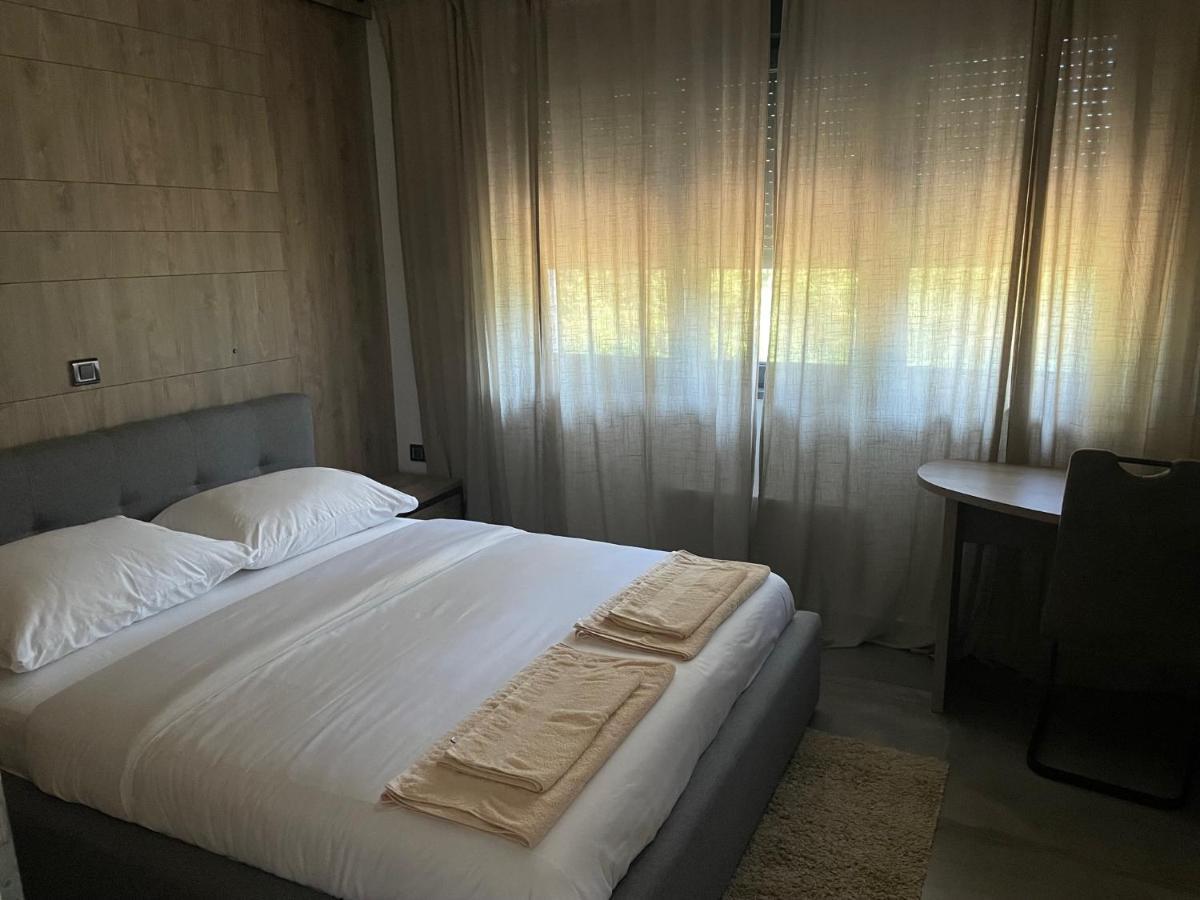 Pampas Apartments Mreznica Duga Resa Buitenkant foto