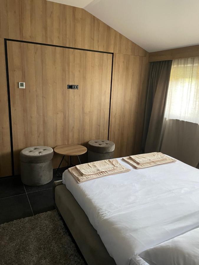 Pampas Apartments Mreznica Duga Resa Buitenkant foto