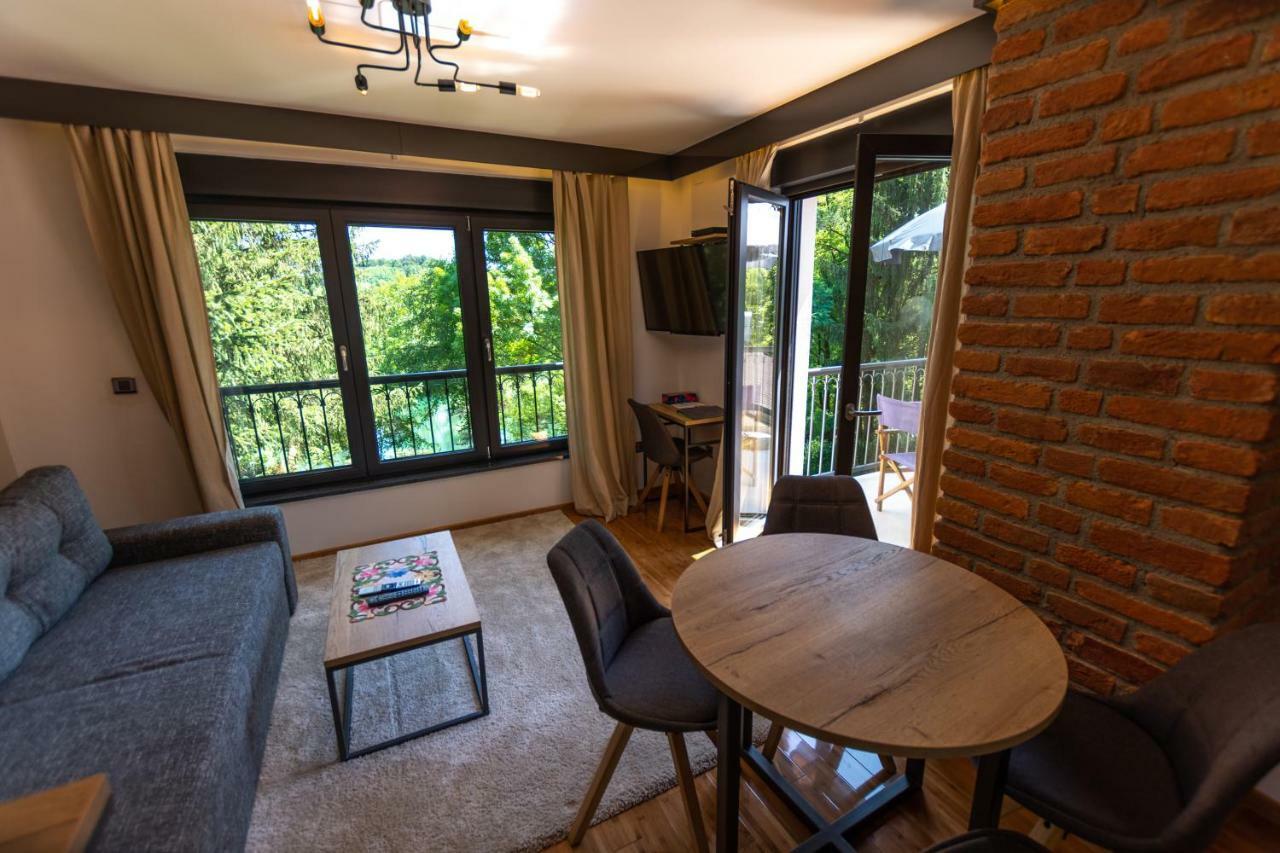 Pampas Apartments Mreznica Duga Resa Buitenkant foto