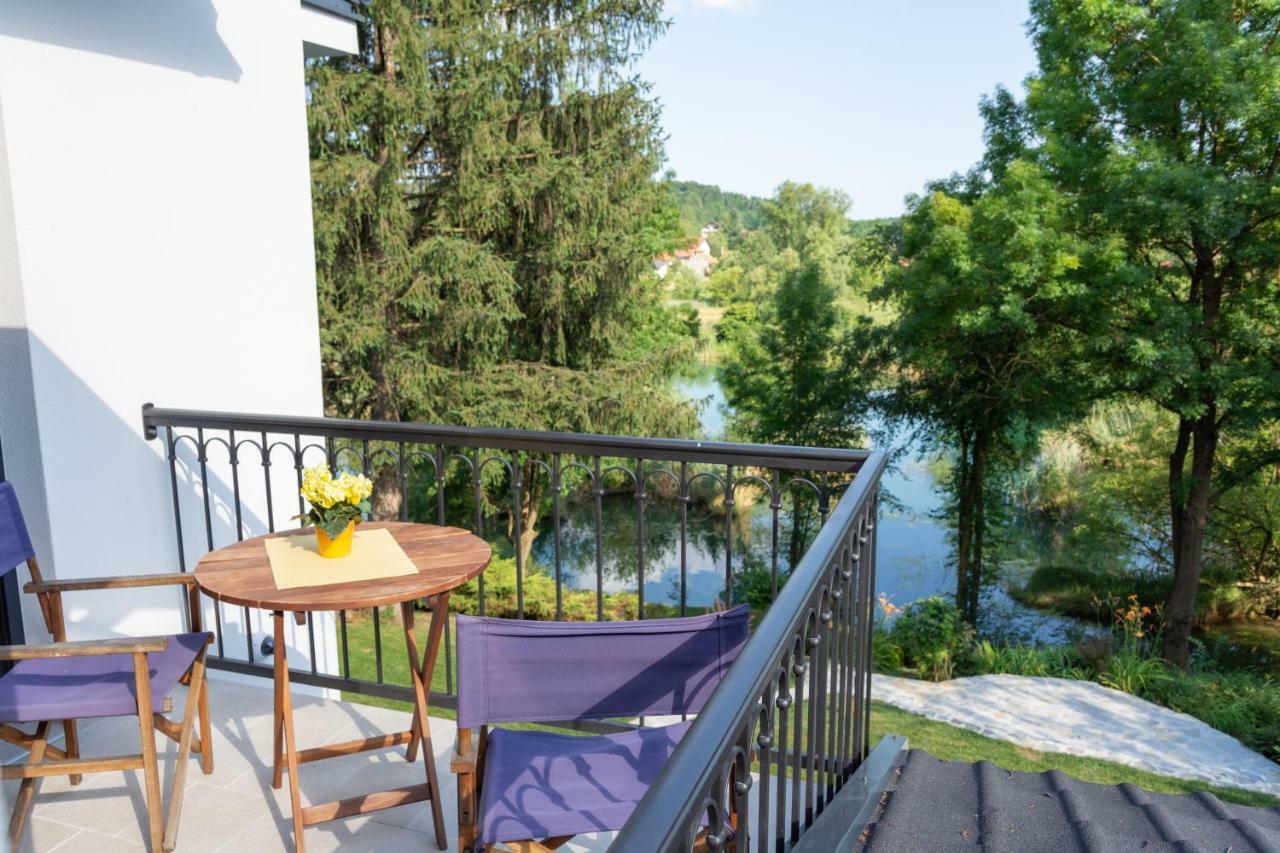 Pampas Apartments Mreznica Duga Resa Buitenkant foto