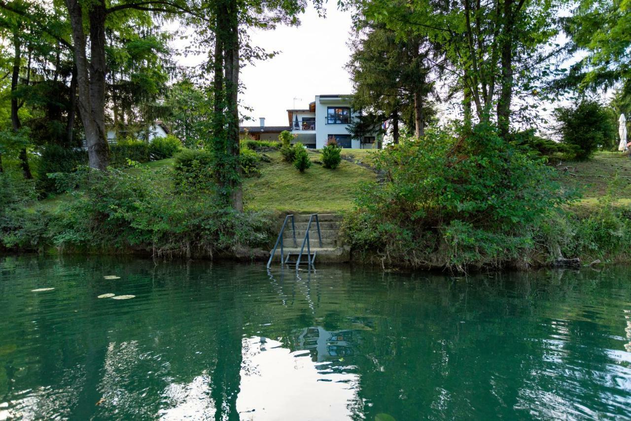 Pampas Apartments Mreznica Duga Resa Buitenkant foto